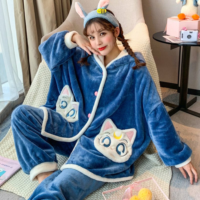 The "Moutain Cat" Women Streamer Winter Flannel Pajama Set
